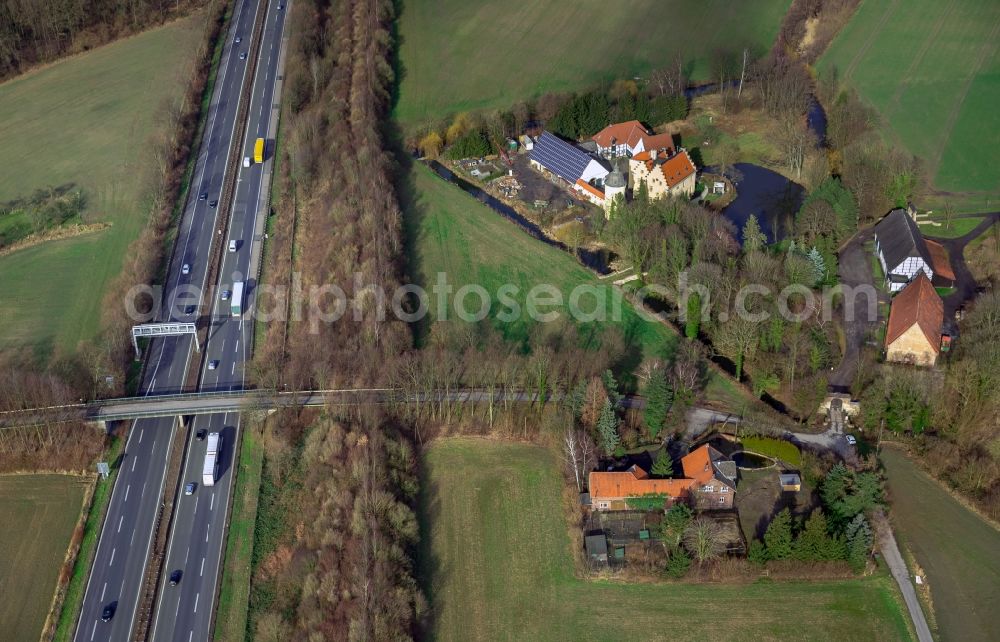 Aerial image Hamm OT Pelkum - Aristocratic estate Haus Reck along the motorway A1 in the municipality Pelkum of Hamm in the state North Rhine-Westphalia. The building of the noble house is listed