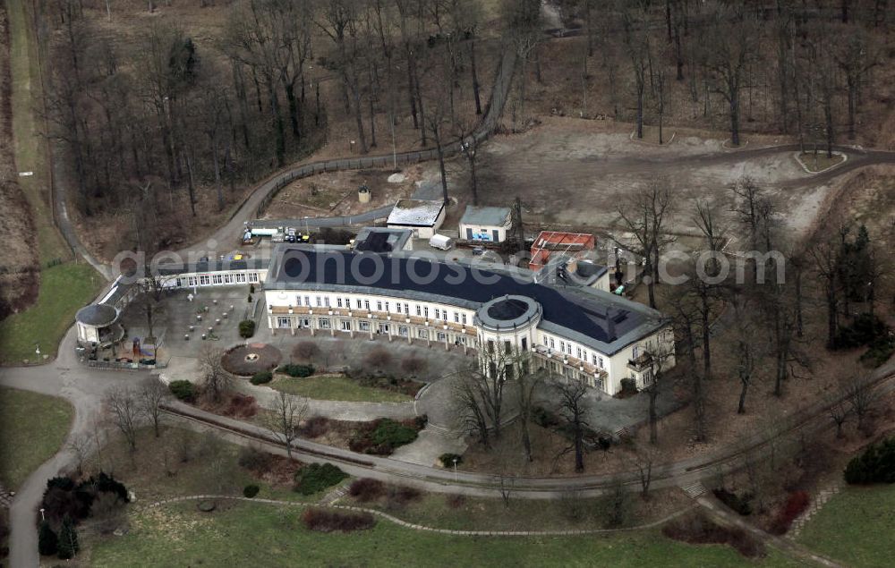 Aerial image Markkleeberg - Blick auf das Areal des Agra Park in Markkleeberg, dem ehemaligen DDR- Landwirtschaftsausstellungsgelände. Das Gelände hat seinen Ursprung im Herfurthschen Landschaftspark, wurde in der DDR verstaatlicht und als landwirtschaftliches Ausstellungs- und Messegelände erweitert. Look at the area of the park in Agra Markkleeberg, the former GDR Agriculture Exhibition Hall. The area has its origin in Herfurthsche landscape park was nationalized in the GDR and expanded as an agricultural exhibition and fair grounds.