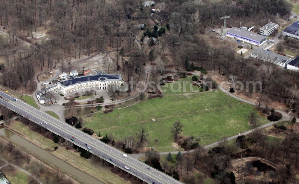 Aerial photograph Markkleeberg - Blick auf das Areal des Agra Park in Markkleeberg, dem ehemaligen DDR- Landwirtschaftsausstellungsgelände. Das Gelände hat seinen Ursprung im Herfurthschen Landschaftspark, wurde in der DDR verstaatlicht und als landwirtschaftliches Ausstellungs- und Messegelände erweitert. Look at the area of the park in Agra Markkleeberg, the former GDR Agriculture Exhibition Hall. The area has its origin in Herfurthsche landscape park was nationalized in the GDR and expanded as an agricultural exhibition and fair grounds.