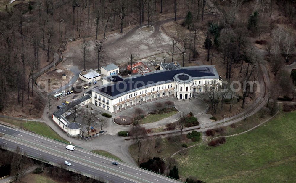 Markkleeberg from above - Blick auf das Areal des Agra Park in Markkleeberg, dem ehemaligen DDR- Landwirtschaftsausstellungsgelände. Das Gelände hat seinen Ursprung im Herfurthschen Landschaftspark, wurde in der DDR verstaatlicht und als landwirtschaftliches Ausstellungs- und Messegelände erweitert. Look at the area of the park in Agra Markkleeberg, the former GDR Agriculture Exhibition Hall. The area has its origin in Herfurthsche landscape park was nationalized in the GDR and expanded as an agricultural exhibition and fair grounds.