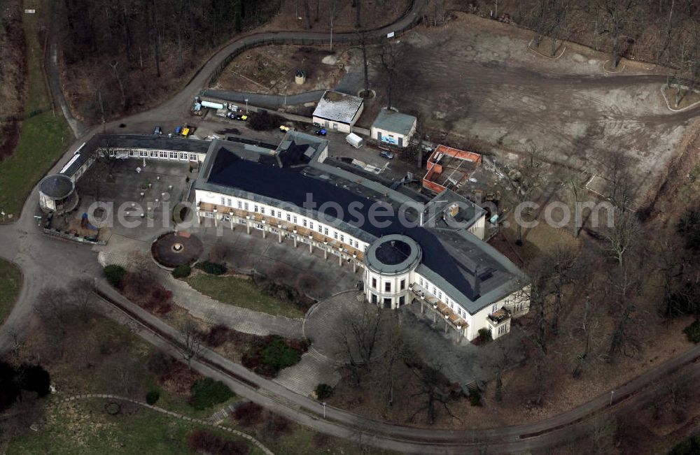 Aerial photograph Markkleeberg - Blick auf das Areal des Agra Park in Markkleeberg, dem ehemaligen DDR- Landwirtschaftsausstellungsgelände. Das Gelände hat seinen Ursprung im Herfurthschen Landschaftspark, wurde in der DDR verstaatlicht und als landwirtschaftliches Ausstellungs- und Messegelände erweitert. Look at the area of the park in Agra Markkleeberg, the former GDR Agriculture Exhibition Hall. The area has its origin in Herfurthsche landscape park was nationalized in the GDR and expanded as an agricultural exhibition and fair grounds.