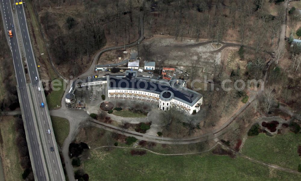 Markkleeberg from above - Blick auf das Areal des Agra Park in Markkleeberg, dem ehemaligen DDR- Landwirtschaftsausstellungsgelände. Das Gelände hat seinen Ursprung im Herfurthschen Landschaftspark, wurde in der DDR verstaatlicht und als landwirtschaftliches Ausstellungs- und Messegelände erweitert. Look at the area of the park in Agra Markkleeberg, the former GDR Agriculture Exhibition Hall. The area has its origin in Herfurthsche landscape park was nationalized in the GDR and expanded as an agricultural exhibition and fair grounds.