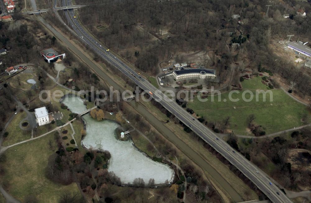 Markkleeberg from the bird's eye view: Blick auf das Areal des Agra Park in Markkleeberg, dem ehemaligen DDR- Landwirtschaftsausstellungsgelände. Das Gelände hat seinen Ursprung im Herfurthschen Landschaftspark, wurde in der DDR verstaatlicht und als landwirtschaftliches Ausstellungs- und Messegelände erweitert. Look at the area of the park in Agra Markkleeberg, the former GDR Agriculture Exhibition Hall. The area has its origin in Herfurthsche landscape park was nationalized in the GDR and expanded as an agricultural exhibition and fair grounds.