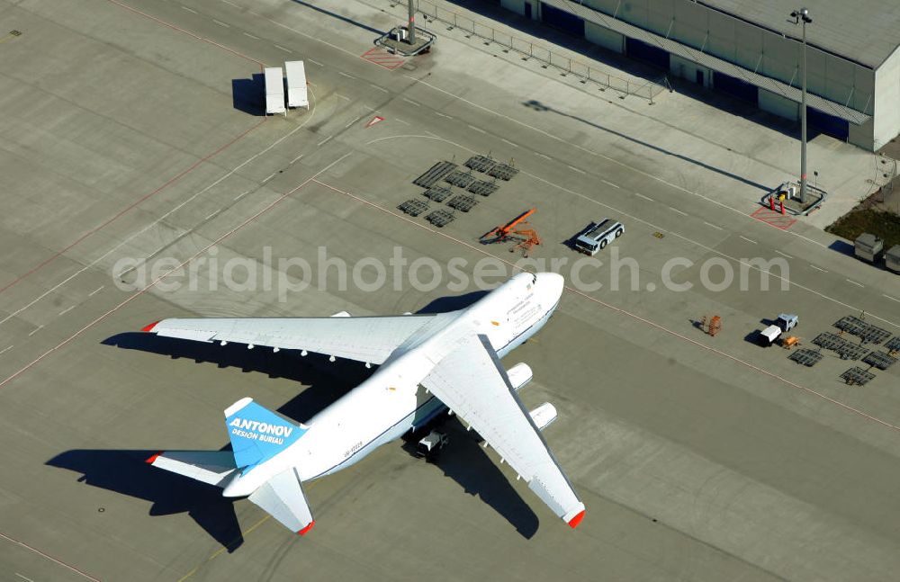 Schkeuditz from above - Gelände des Airport Leipzig-Halle auch Flughafen Schkeuditz genannt. Der Flughafen hat vor allem im Bereich des Luftfrachtverkehrs internationale Bedeutung durch den ausgebauten DHL - Logistikbereich. Site of the Airport Leipzig-Halle airport - called Airport Schkeuditz. The airport has especially in the field of air cargo international importance by the upgraded the DHL logistics field.