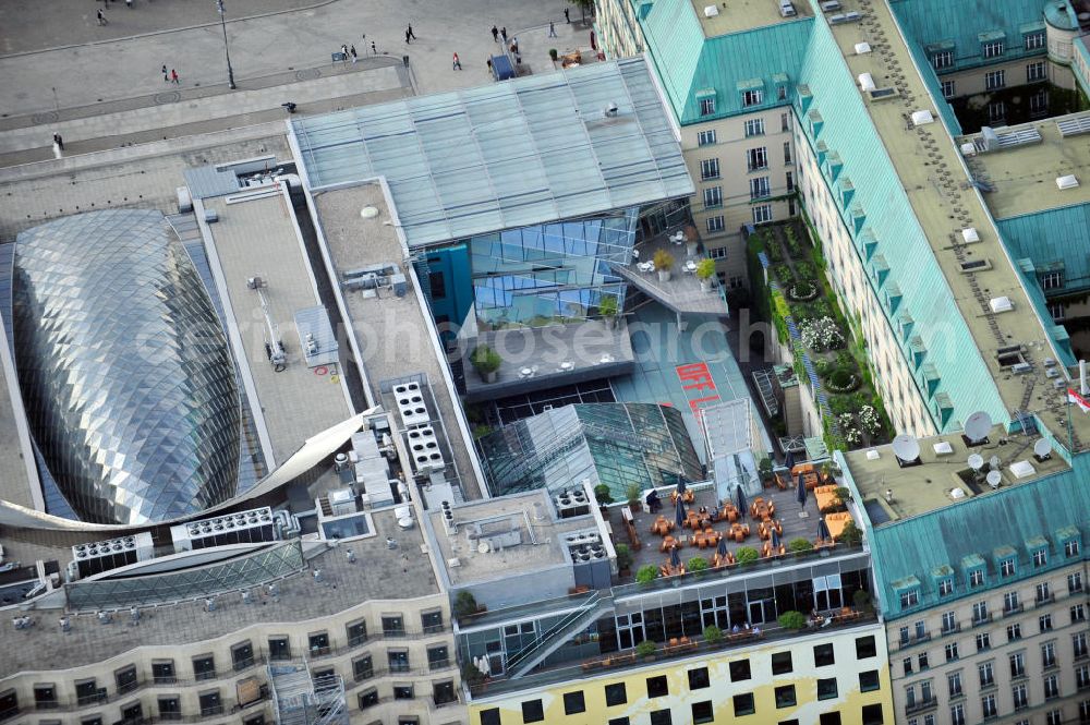 Aerial photograph Berlin - Akademie der Künste Berlin am Pariser Platz 4 in Berlin-Mitte. Academy of the Arts, Berlin.