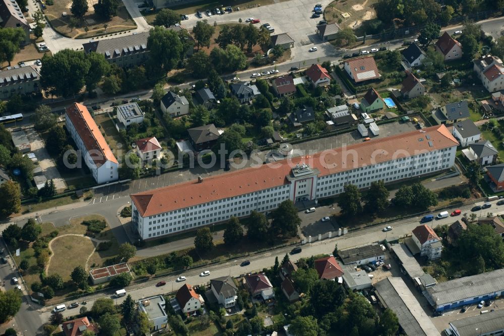 Aerial photograph Berlin - Academy Building of the bbw Akademie fuer Betriebswirtschaftliche Weiterbildung in Berlin