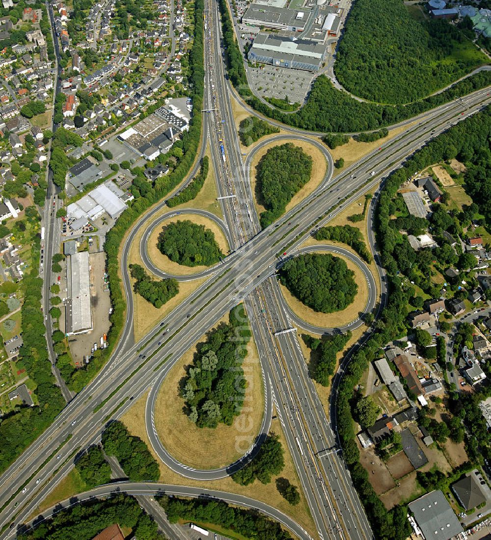 Bochum from above - Blick auf das Autobahnkreuz Kreuz Bochum der A40 / A43. Der Autobahnbereich ist komplett gesperrt für die Aktion „ Still-Leben “ der Kulturhauptstadt RUHR 2010 statt. Auf einer Strecke von fast 60 Kilometern bilden 20.000 Tische die nach Angaben der Veranstalter laengste Tafel der Welt. View of the highway intersection Kreuz Bochum of the A40 / A43. The highway section is completely closed to the action Still-life of the Ruhr Culture 2010. On a stretch of nearly 60 kilometers form the longest 20 000 tables, according to the organizer panel in the world.