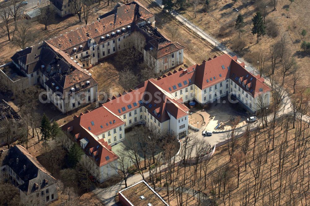 Aerial photograph Berlin Karlshorst - Albatros-Schule, Förderschule für geistig Behinderte, in einem Teil des ehemaligen Evangelischen Diakoniewerk Königin Elisabeth. Albatros-School, special school for people with mental handicaps.