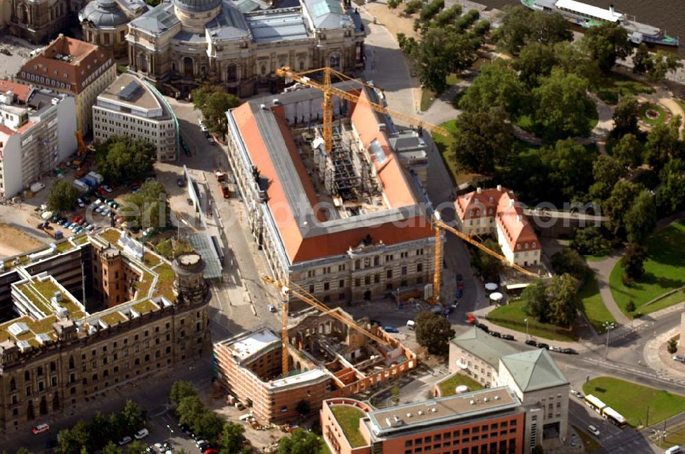 Aerial photograph Dresden - Das Albertinum am Ort des ehemaligen Zeughauses in Dresden ist ein Museumsgebäude. Am östlichen Ende der Brühlschen Terrasse gelegen, beherbergt es derzeit die Galerie Neue Meister und die Skulpturensammlung der Staatlichen Kunstsammlungen Dresden. Adresse: Georg-Treu-Platz 1-2, 01067 Dresden