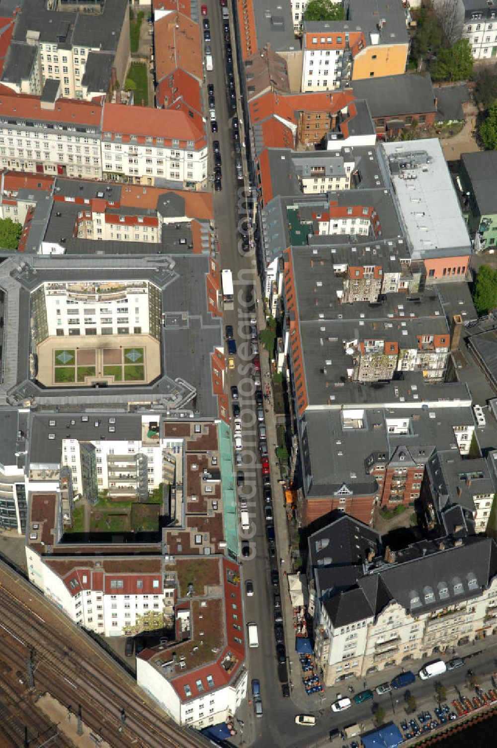 Berlin Mitte from the bird's eye view: The streets Albrechtstrasse and Schiffbauer Damm in the district Mitte