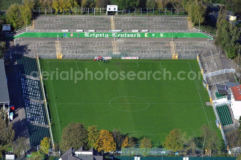 Aerial photograph Leipzig - Der Alfred-Kunze-Sportpark in Leipzig in Sachsen, ist die Heimstätte der SG Leipzig Leutsch und der BSG Chemie Leipzig. Die Anlage hat einen Hauptplatz und mehrere kleine Nebenplätze. The Alfred-Kunze-Sportpark in Saxony Leipzig, is the home ground of the SG Leipzig Leutzsch and the BSG Chemie Leipzig. The facility has a big field and any smaller fields.