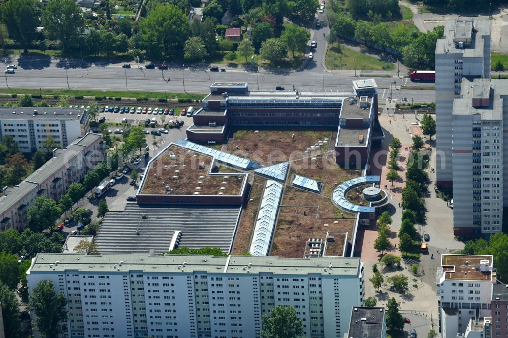 Berlin from the bird's eye view: Building of the shopping center Allee-Center Berlin of ECE GmbH on Landsberger Allee in the district Lichtenberg in Berlin, Germany