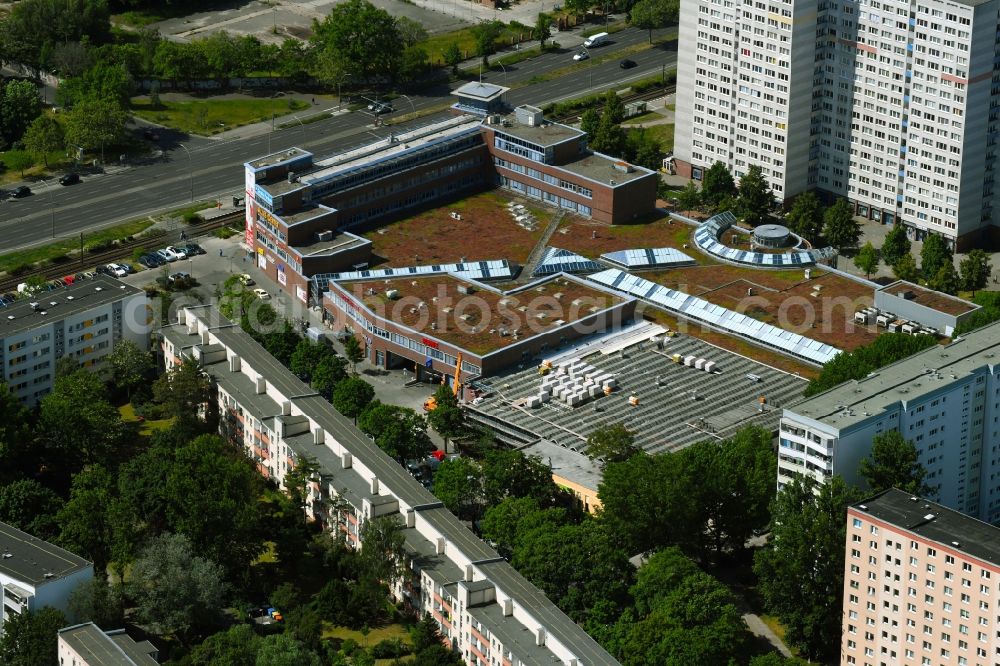 Berlin from the bird's eye view: Building of the shopping center Allee-Center Berlin of ECE GmbH on Landsberger Allee in the district Lichtenberg in Berlin, Germany