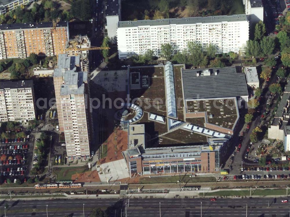 Aerial photograph Berlin - Hohenschönhausen - Allee-Center der ECE HH an der Landsberger Allee in Berlin - Hohenschönhausen