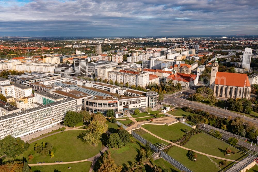 Magdeburg from the bird's eye view: Of the Allee Center in the district of Altstadt in Magdeburg in the state of Saxony-Anhalt