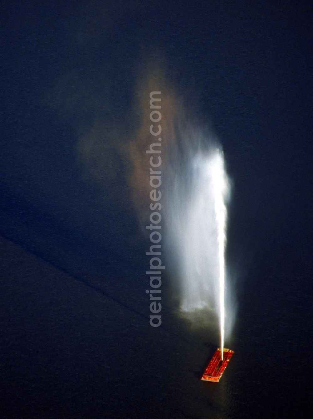 Aerial image Hamburg - Alster fountain on the Inner Alster lake in Hamburg