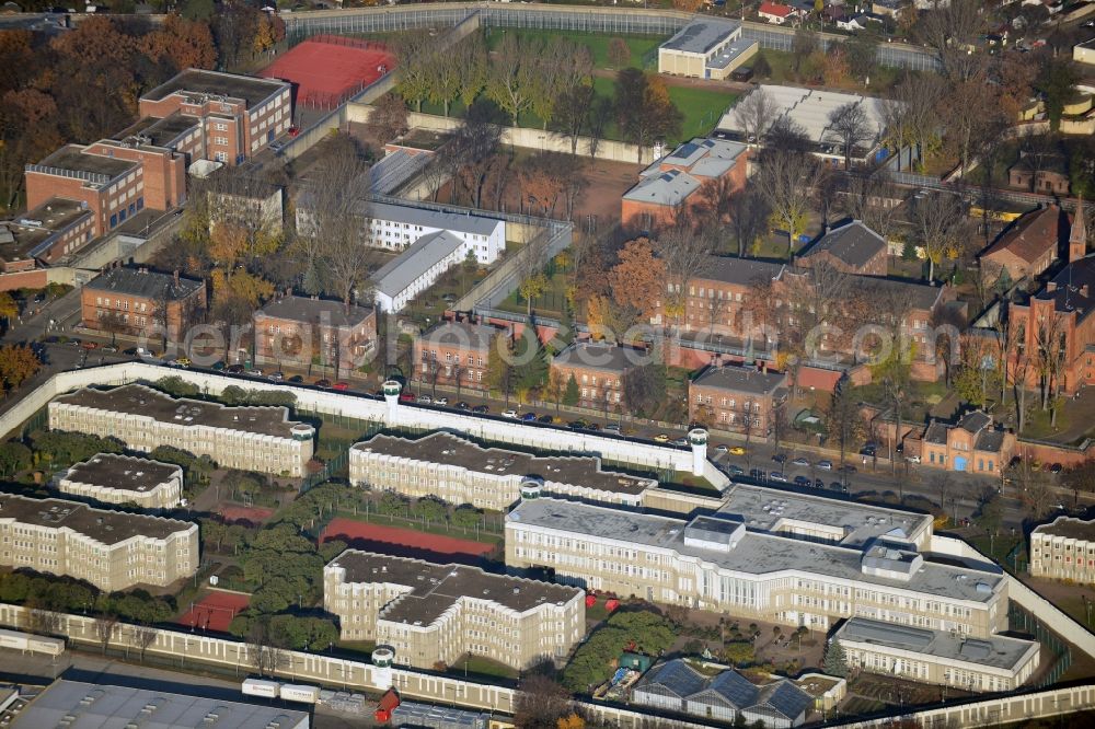 Aerial photograph Berlin - The prison has six law enforcement and several special areas. It is the largest prison in Germany. It was built as Royal Prison Tegel in 1898