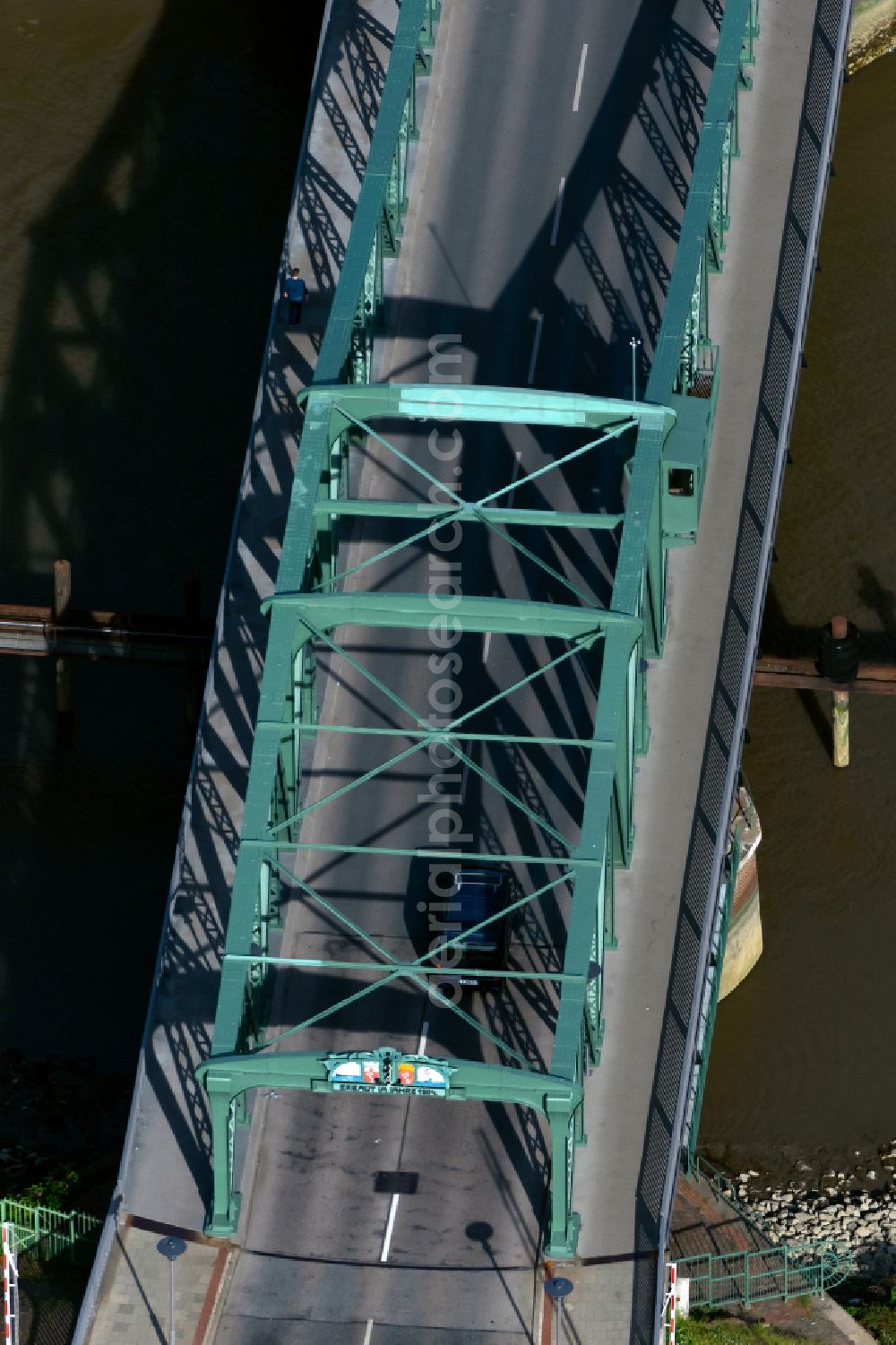 Bremerhaven from the bird's eye view: Historic Old Bridge Geestebruecke across on street Faehrstrasse in the district Geestemuende-Nord in Bremerhaven in the state Bremen, Germany