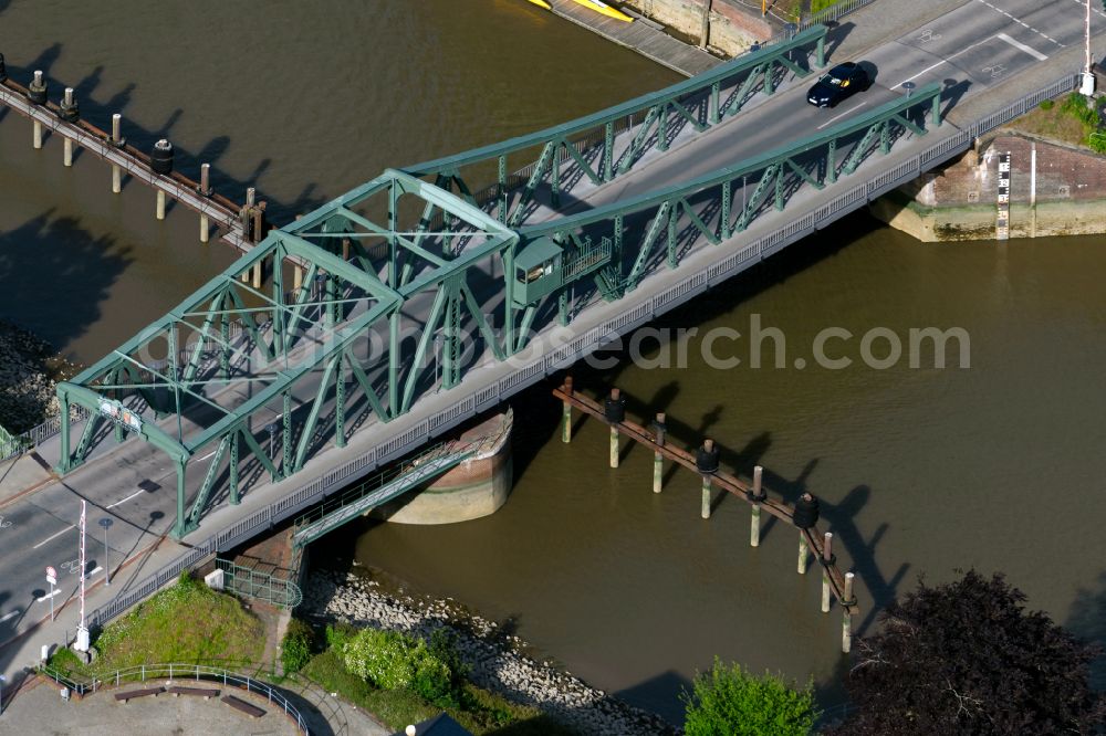 Aerial image Bremerhaven - Historic Old Bridge Geestebruecke across on street Faehrstrasse in the district Geestemuende-Nord in Bremerhaven in the state Bremen, Germany