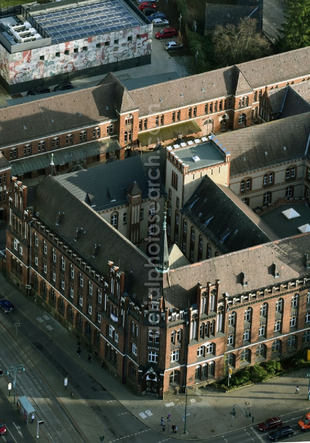 Aerial photograph Frankfurt (Oder) - Historical old building of Deutsche Post Logenstrasse - Lindenstrasse in Frankfurt (Oder) in the state Brandenburg