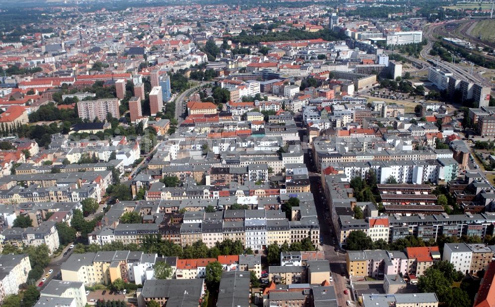 Aerial image Halle / Saale - Old house - apartment buildings - residential areas on the Thomasiusstraße and Beyschlagstraße in Halle / Saale in Saxony-Anhalt