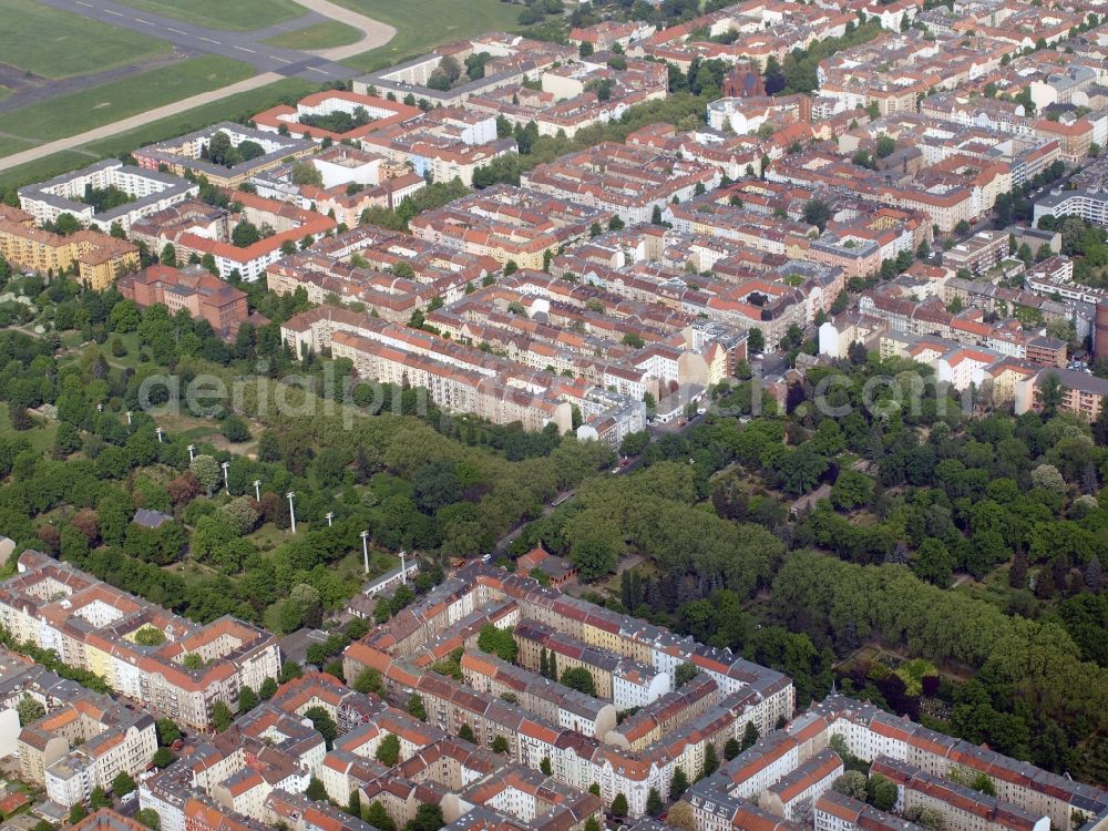 Aerial image Berlin - Older residential neighborhoods at the Hermann in Berlin - Neukölln