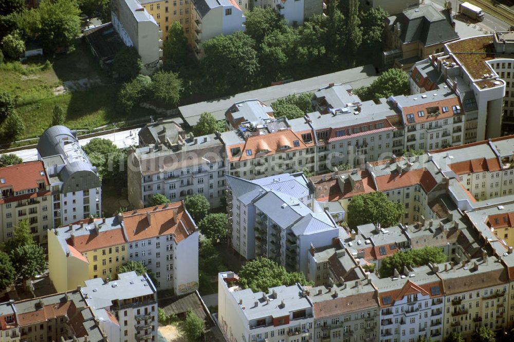 Berlin from the bird's eye view: Blick auf die Altbau-Wohngebiete an der Ahlbecker Strasse , Prenzlauer Allee ; Stargarder Straße gegenüber dem Zeiss Großplanetarium im Berliner Stadtbezirk Prenzlauer Berg.