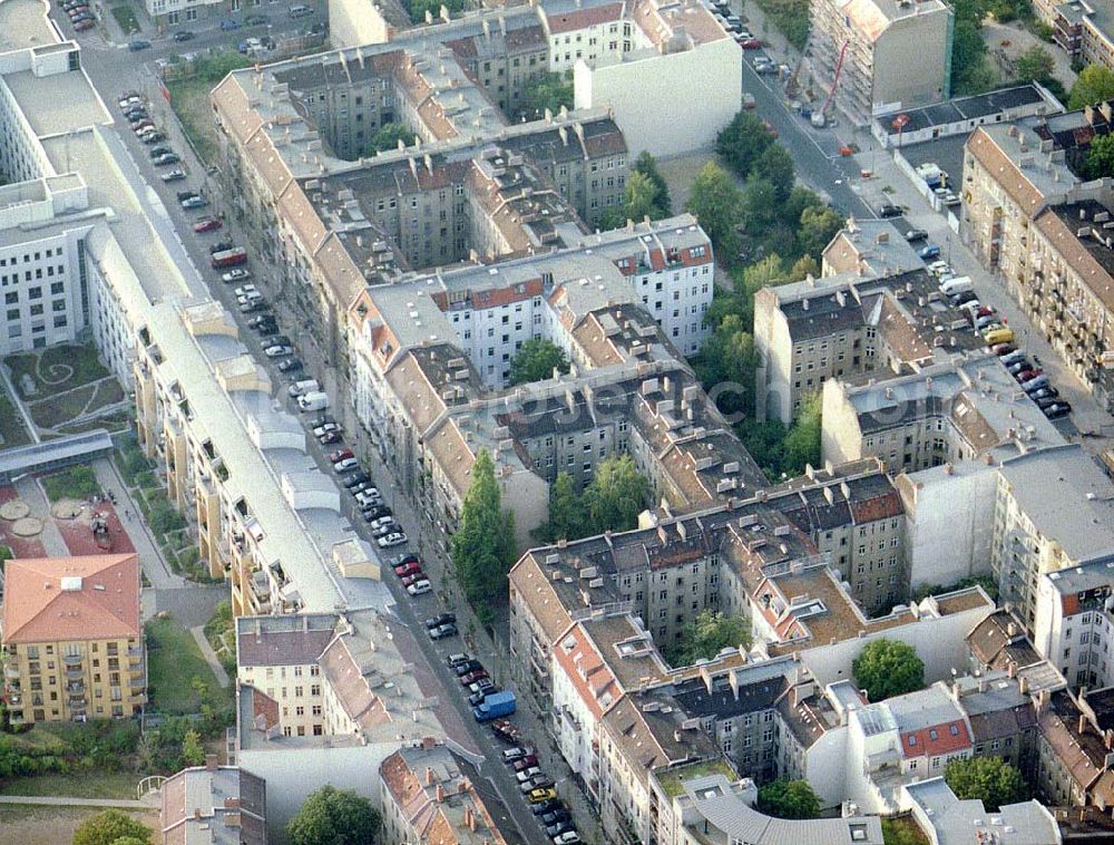 Berlin - Friedrichshain from above - Altbauwohnhäuser Rigaer Straße 60 - 61 der Fa. IKV Wiesbaden in Berlin - Friedrichshain.