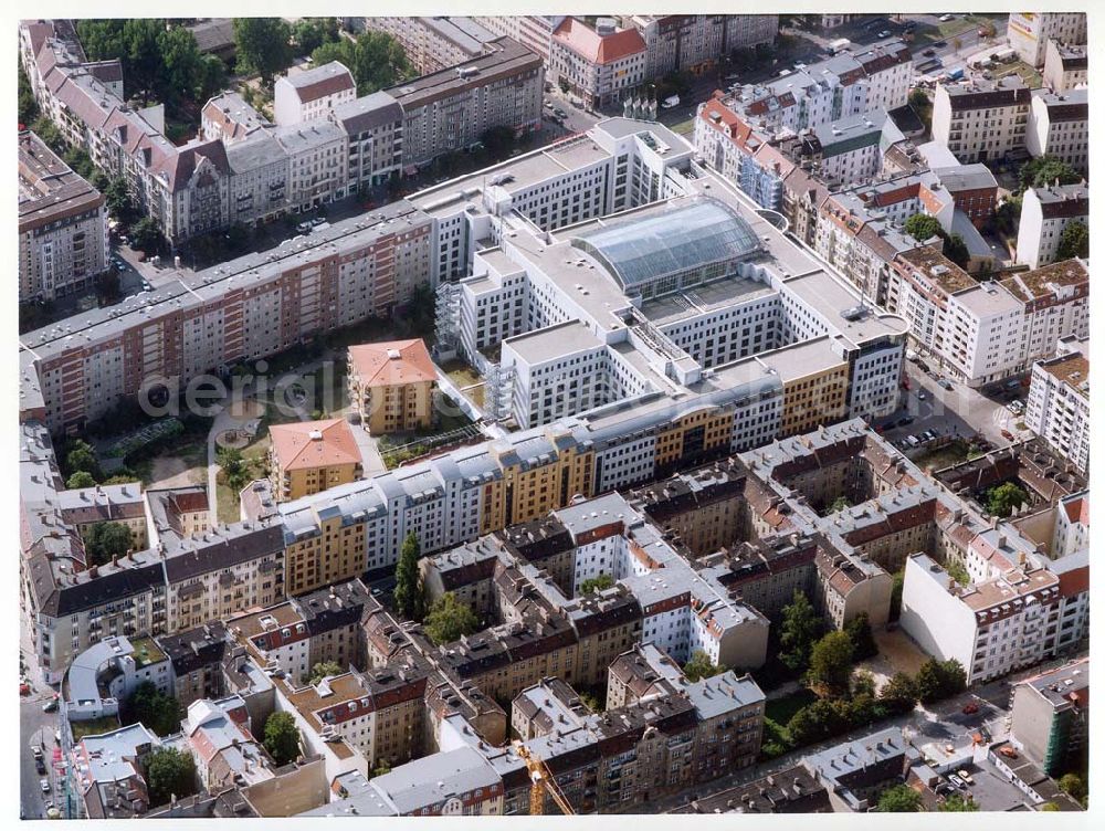 Aerial photograph Berlin - Friedrichshain - Altbauwohnhäuser Rigaer Straße 60 - 61 der Fa. IKV Wiesbaden in Berlin - Friedrichshain.