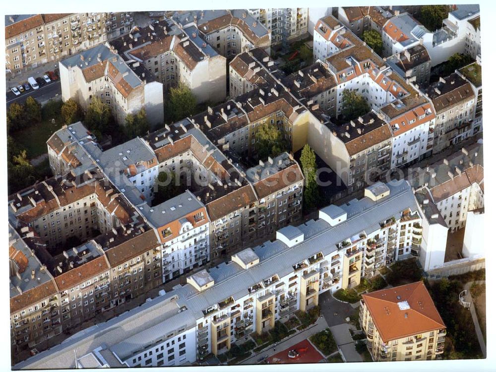 Aerial image Berlin - Friedrichshain - Altbauwohnhäuser Rigaer Straße 60 - 61 der Fa. IKV Wiesbaden in Berlin - Friedrichshain.