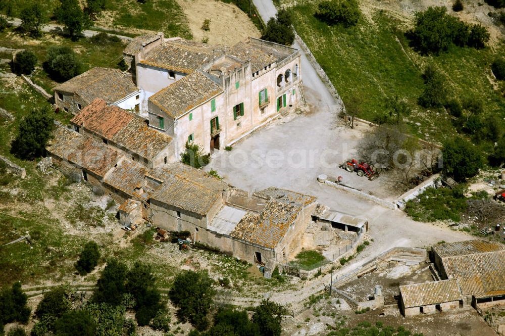 Aerial photograph Palma - Eine alte Finca am Stadtrand von Palma auf Mallorca. An old finca at the periphery of Palma on Majorca.