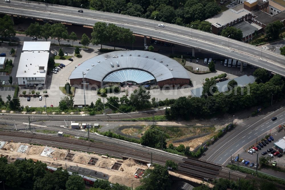 Aerial photograph Mainz - View the old locomotive hall in Mainz in Rhineland-Palatinate. Built in 1903, the old locomotive hall was originally used for the maintenance of locomotives