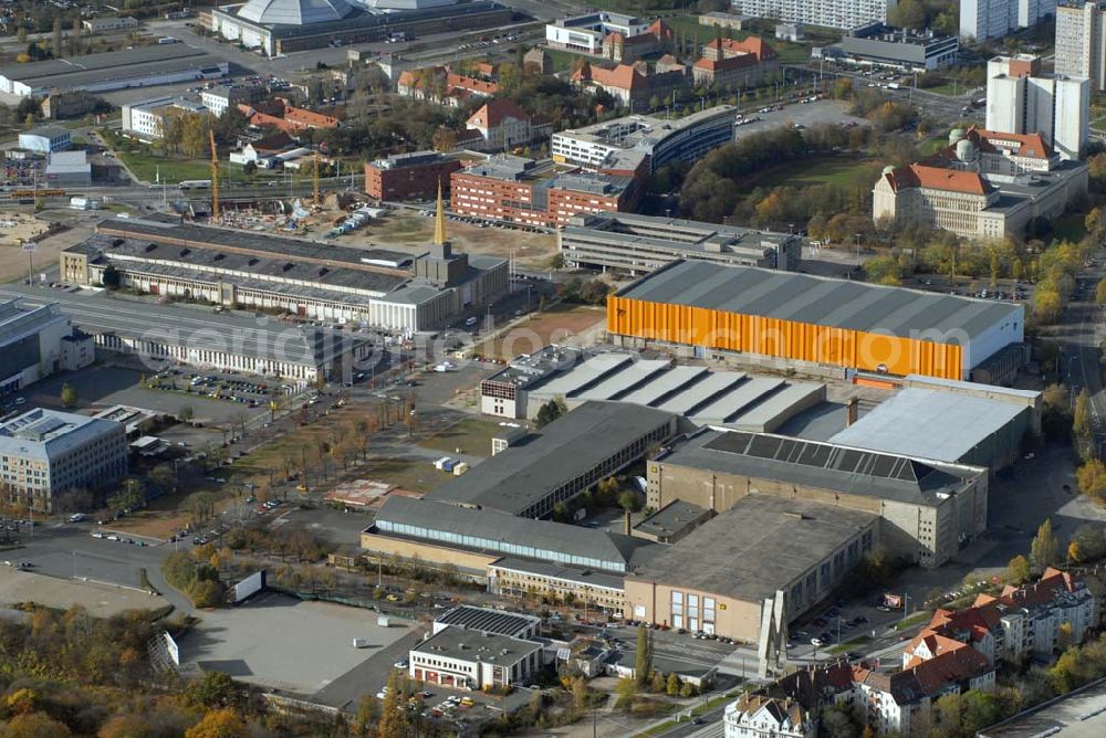 Leipzig from above - Blick auf das alte Messegelände. Das Gelände liegt rund 2,5 km südöstlich des alten Stadtkerns, in 3 km Entfernung zum Hauptbahnhof und verfügt über eine leistungsfähige Verkehrsanbindung. LEVG Leipziger Entwicklungs- u. Vermarktungsgesellschaft mbH & Co. Grundstücks - KG am Deutschen Platz 4 in 04103 Leipzig Telefon +49 (0) 341 226 00 - 0 Telefax +49 (0) 341 226 00 - 23