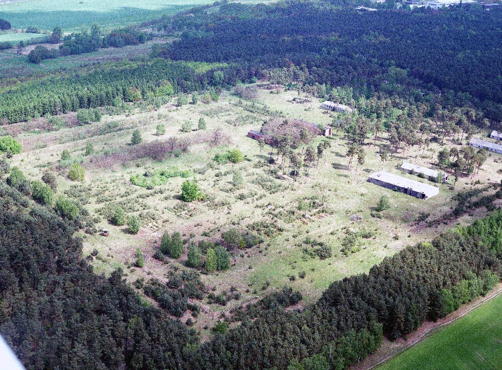 Burg / Sachsen-Anhalt from the bird's eye view: alte NVA-liegenschaft westlich von Burg am Elbe-Havel-Kanal - Ausgleichs- und Ersatzmaßnahmen am Wasserstraßenkreuz Magdeburg / Elbe-Havel-Kanal. Ein Projekt des Wasserstraßenneubauamtes Magdeburg