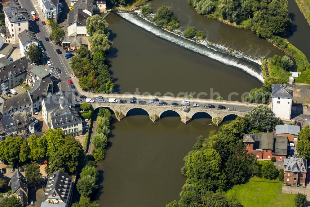 Aerial image Limburg an der Lahn - Old road bridge over the banks of the Lahn Limburg an der Lahn in Hesse