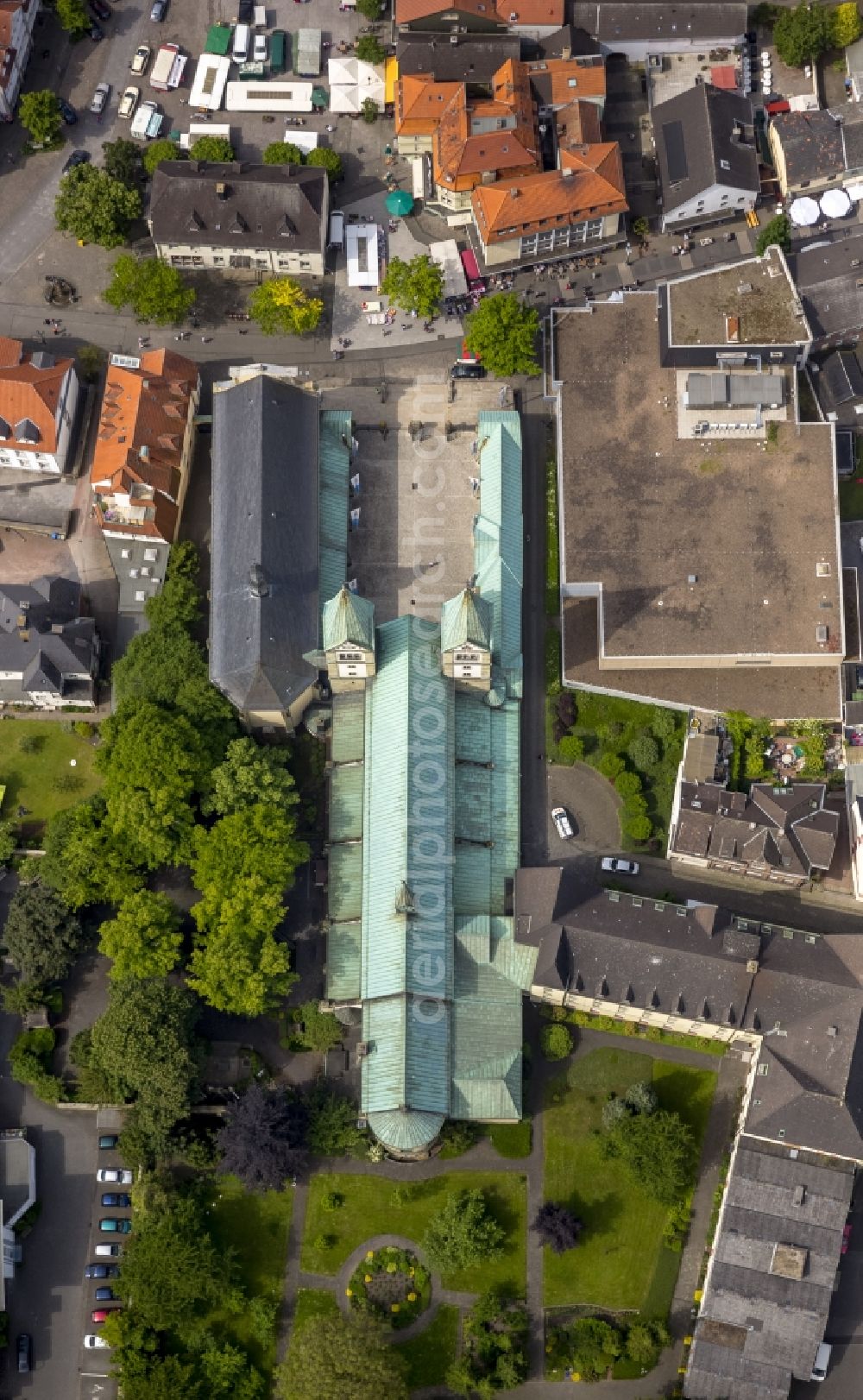 Werl from the bird's eye view: Old Sanctuary and Pilgrimage Basilica - neo-romantic church hall with green towers in Werl in the state of North Rhine-Westphalia