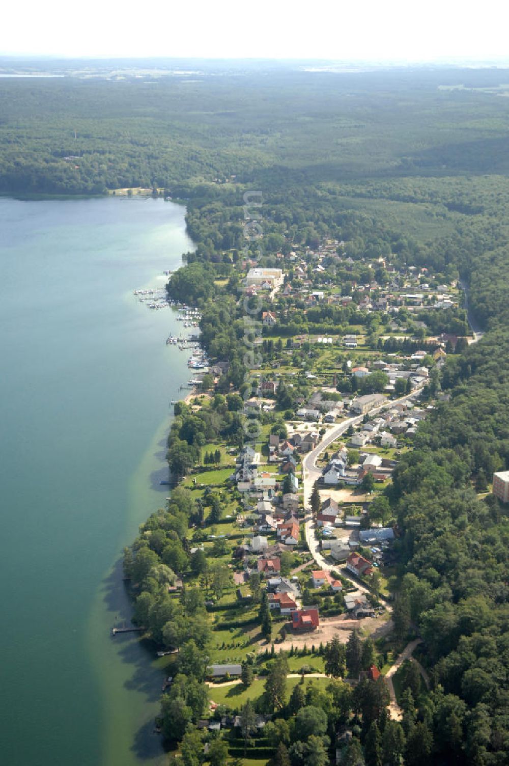 Schorfheide from the bird's eye view: Blick auf den Ortsteil Altenhof von Schorfheide am Werbellinsee im Landkreis Barnim in Brandenburg. Der Werbellinsee liegt im Biosphärenreservat Schorfheide-Chorin und ist der viertgrößte Natursee und der zweittiefste See Brandenburgs. Kontakt: EJB Werbellinsee GmbH, Tel. +49 (0) 333 636 297,