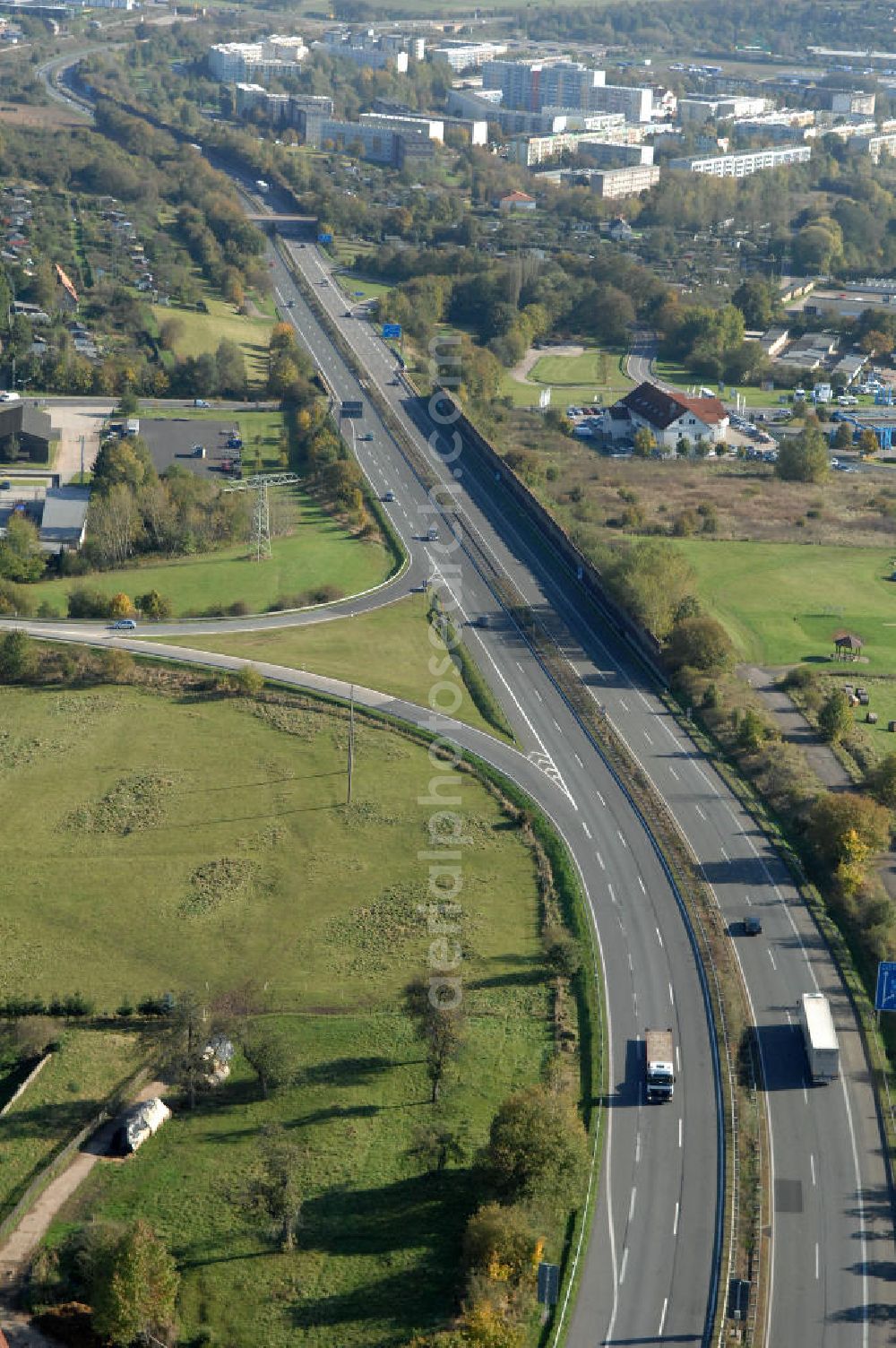 Eisenach from the bird's eye view: Blick auf den bisherigen Verlauf der Autobahn / A 4 bei Eisenach über die Hörselberge. Dieser Trassen-Abschnitt soll nach der Inbetriebnahme der neu gebauten A4-Umfahrung ab Januar nächsten Jahres zurück gebaut und teilweise renaturiert werden. Durchgeführt werden die im Zuge dieses Projektes notwendigen Arbeiten unter an derem von den Mitarbeitern der Niederlassung Weimar der EUROVIA Verkehrsbau Union sowie der Niederlassungen Abbruch und Erdbau, Betonstraßenbau, Ingenieurbau und TECO Schallschutz der EUROVIA Beton sowie der DEGES.