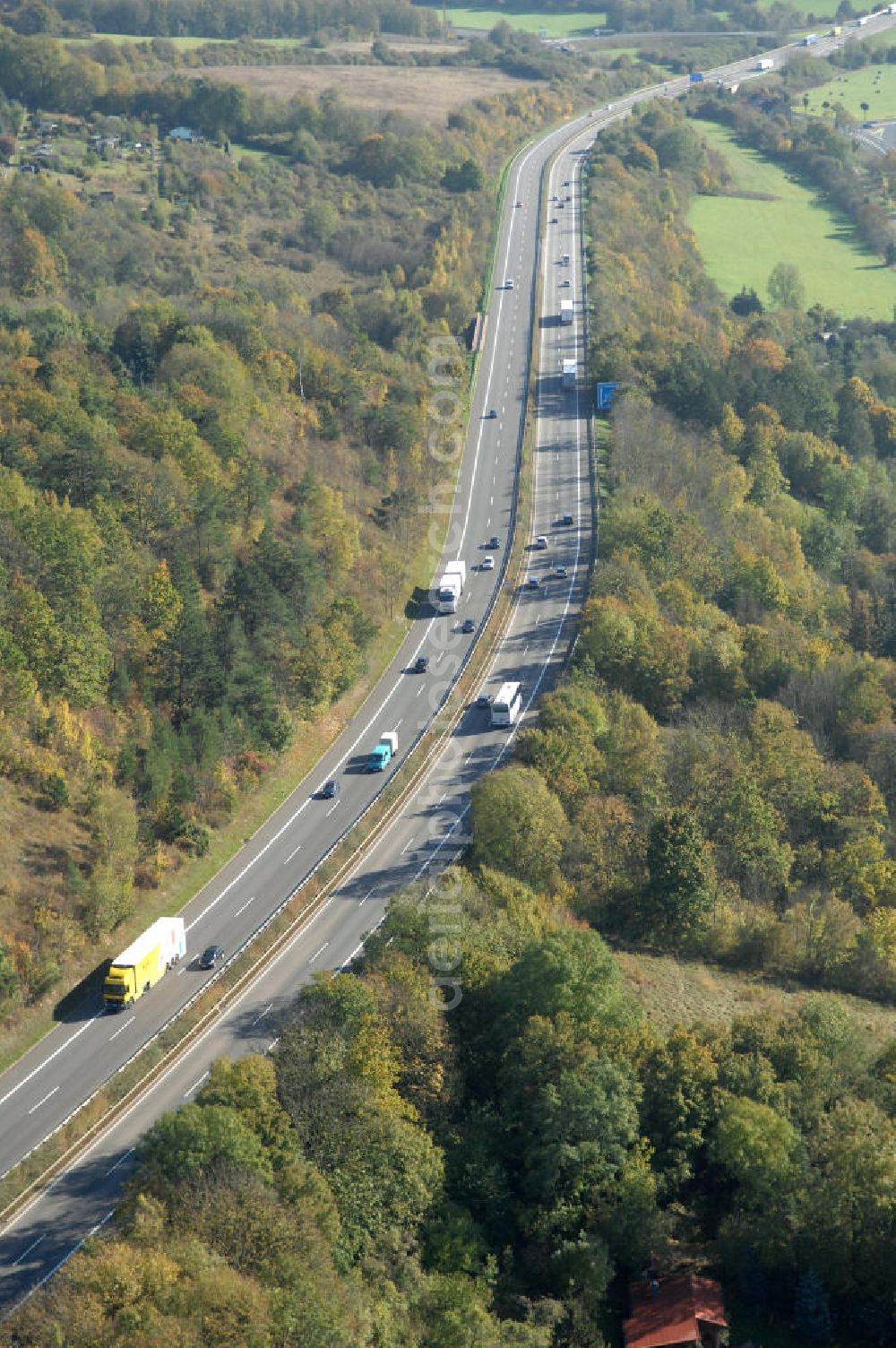 Eisenach from above - Blick auf den bisherigen Verlauf der Autobahn / A 4 bei Eisenach über die Hörselberge. Dieser Trassen-Abschnitt soll nach der Inbetriebnahme der neu gebauten A4-Umfahrung ab Januar nächsten Jahres zurück gebaut und teilweise renaturiert werden. Durchgeführt werden die im Zuge dieses Projektes notwendigen Arbeiten unter an derem von den Mitarbeitern der Niederlassung Weimar der EUROVIA Verkehrsbau Union sowie der Niederlassungen Abbruch und Erdbau, Betonstraßenbau, Ingenieurbau und TECO Schallschutz der EUROVIA Beton sowie der DEGES.