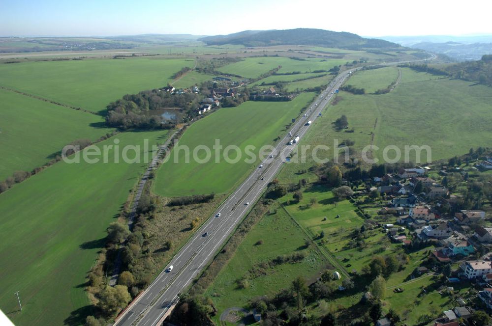 Eisenach from above - Blick auf den bisherigen Verlauf der Autobahn / A 4 bei Eisenach über die Hörselberge. Dieser Trassen-Abschnitt soll nach der Inbetriebnahme der neu gebauten A4-Umfahrung ab Januar nächsten Jahres zurück gebaut und teilweise renaturiert werden. Durchgeführt werden die im Zuge dieses Projektes notwendigen Arbeiten unter an derem von den Mitarbeitern der Niederlassung Weimar der EUROVIA Verkehrsbau Union sowie der Niederlassungen Abbruch und Erdbau, Betonstraßenbau, Ingenieurbau und TECO Schallschutz der EUROVIA Beton sowie der DEGES.