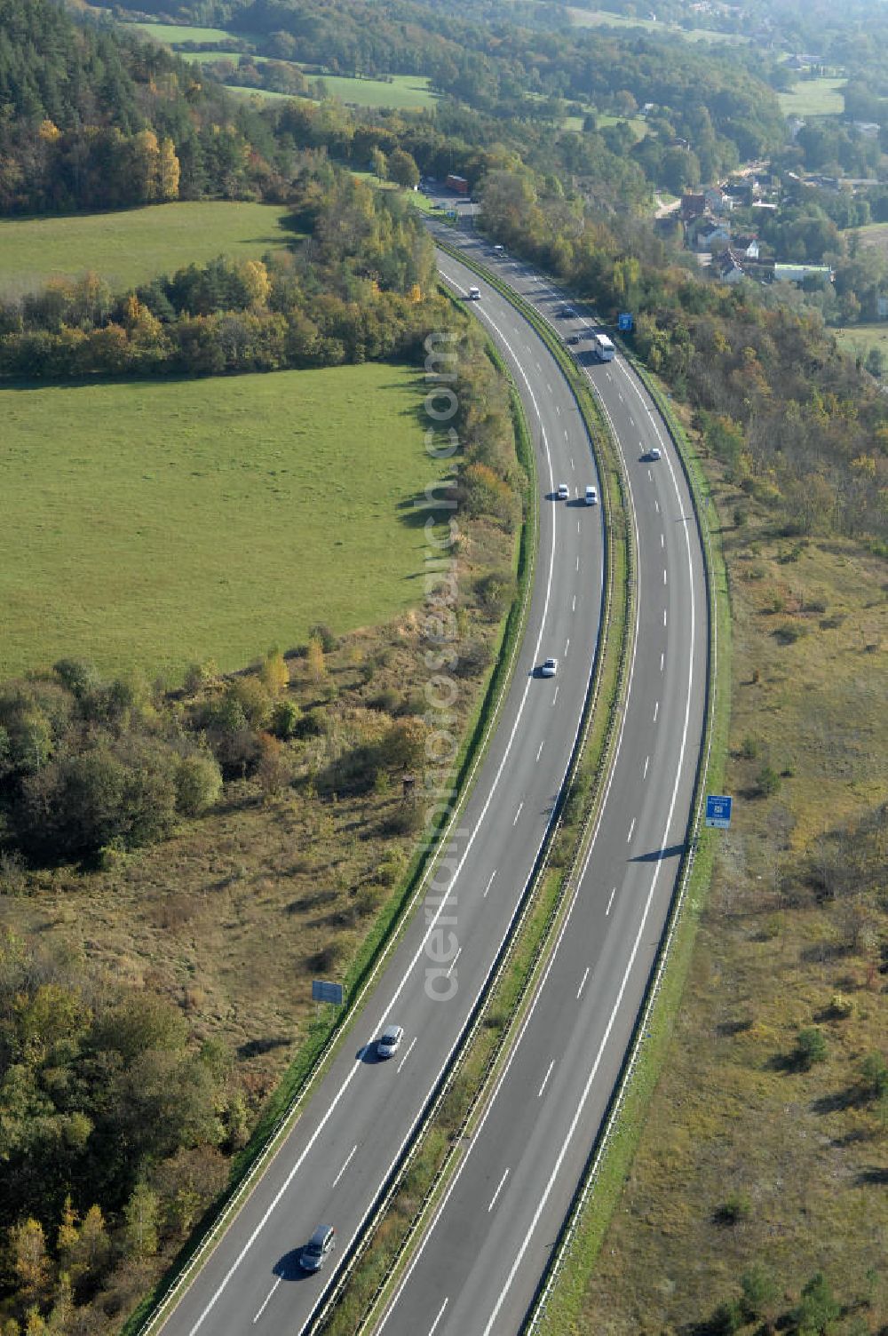 Eisenach from above - Blick auf den bisherigen Verlauf der Autobahn / A 4 bei Eisenach über die Hörselberge. Dieser Trassen-Abschnitt soll nach der Inbetriebnahme der neu gebauten A4-Umfahrung ab Januar nächsten Jahres zurück gebaut und teilweise renaturiert werden. Durchgeführt werden die im Zuge dieses Projektes notwendigen Arbeiten unter an derem von den Mitarbeitern der Niederlassung Weimar der EUROVIA Verkehrsbau Union sowie der Niederlassungen Abbruch und Erdbau, Betonstraßenbau, Ingenieurbau und TECO Schallschutz der EUROVIA Beton sowie der DEGES.