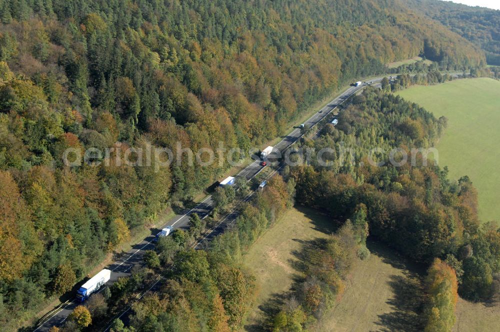 Aerial photograph Eisenach - Blick auf den bisherigen Verlauf der Autobahn / A 4 bei Eisenach über die Hörselberge. Dieser Trassen-Abschnitt soll nach der Inbetriebnahme der neu gebauten A4-Umfahrung ab Januar nächsten Jahres zurück gebaut und teilweise renaturiert werden. Durchgeführt werden die im Zuge dieses Projektes notwendigen Arbeiten unter an derem von den Mitarbeitern der Niederlassung Weimar der EUROVIA Verkehrsbau Union sowie der Niederlassungen Abbruch und Erdbau, Betonstraßenbau, Ingenieurbau und TECO Schallschutz der EUROVIA Beton sowie der DEGES.