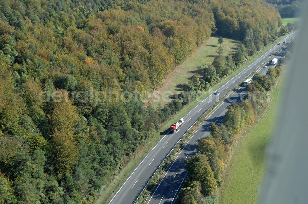 Eisenach from above - Blick auf den bisherigen Verlauf der Autobahn / A 4 bei Eisenach über die Hörselberge. Dieser Trassen-Abschnitt soll nach der Inbetriebnahme der neu gebauten A4-Umfahrung ab Januar nächsten Jahres zurück gebaut und teilweise renaturiert werden. Durchgeführt werden die im Zuge dieses Projektes notwendigen Arbeiten unter an derem von den Mitarbeitern der Niederlassung Weimar der EUROVIA Verkehrsbau Union sowie der Niederlassungen Abbruch und Erdbau, Betonstraßenbau, Ingenieurbau und TECO Schallschutz der EUROVIA Beton sowie der DEGES.