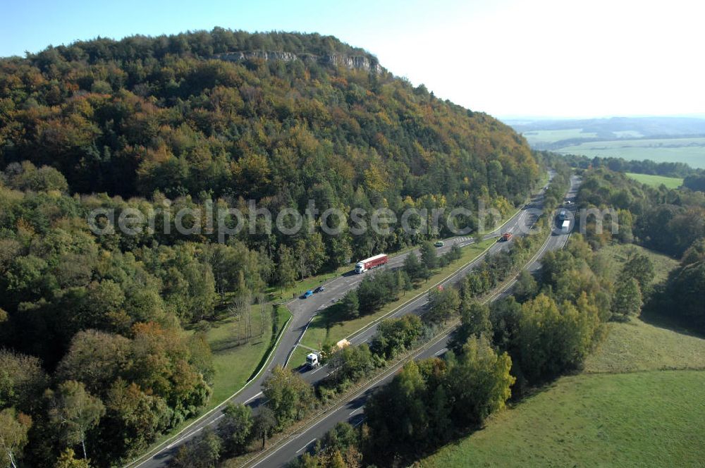 Eisenach from above - Blick auf den bisherigen Verlauf der Autobahn / A 4 bei Eisenach über die Hörselberge. Dieser Trassen-Abschnitt soll nach der Inbetriebnahme der neu gebauten A4-Umfahrung ab Januar nächsten Jahres zurück gebaut und teilweise renaturiert werden. Durchgeführt werden die im Zuge dieses Projektes notwendigen Arbeiten unter an derem von den Mitarbeitern der Niederlassung Weimar der EUROVIA Verkehrsbau Union sowie der Niederlassungen Abbruch und Erdbau, Betonstraßenbau, Ingenieurbau und TECO Schallschutz der EUROVIA Beton sowie der DEGES.