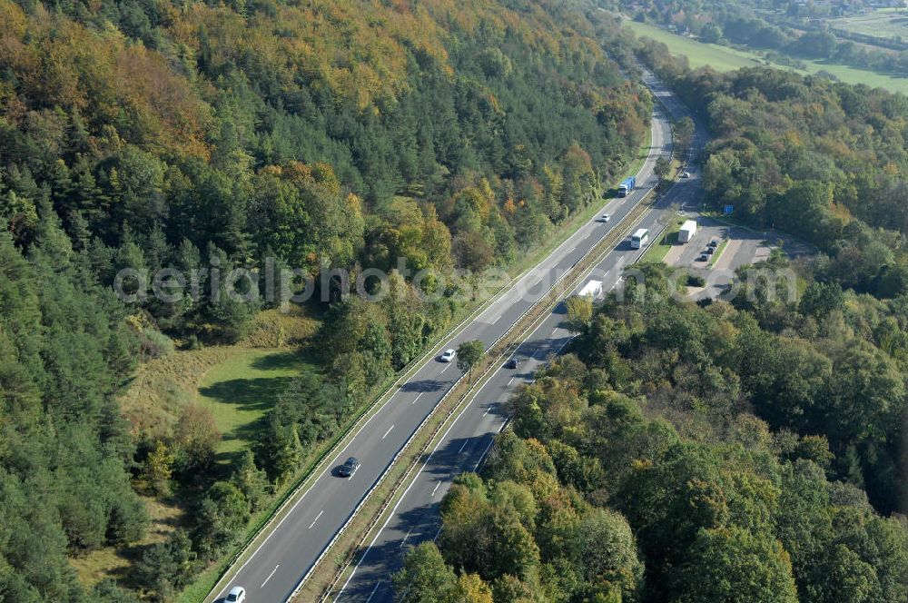 Eisenach from above - Blick auf den bisherigen Verlauf der Autobahn / A 4 bei Eisenach über die Hörselberge. Dieser Trassen-Abschnitt soll nach der Inbetriebnahme der neu gebauten A4-Umfahrung ab Januar nächsten Jahres zurück gebaut und teilweise renaturiert werden. Durchgeführt werden die im Zuge dieses Projektes notwendigen Arbeiten unter an derem von den Mitarbeitern der Niederlassung Weimar der EUROVIA Verkehrsbau Union sowie der Niederlassungen Abbruch und Erdbau, Betonstraßenbau, Ingenieurbau und TECO Schallschutz der EUROVIA Beton sowie der DEGES.