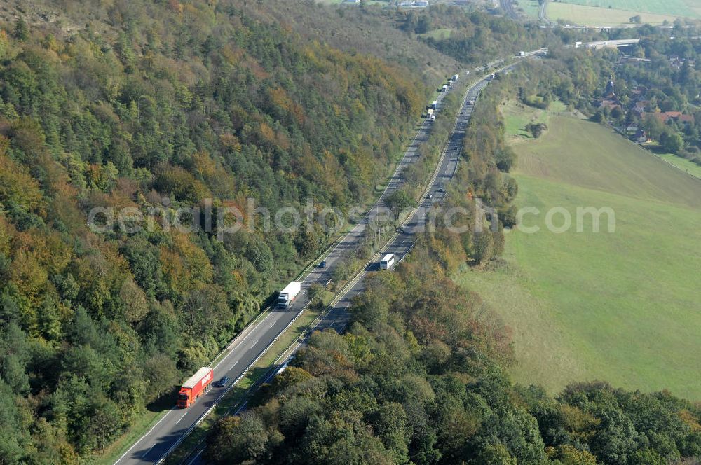 Eisenach from above - Blick auf den bisherigen Verlauf der Autobahn / A 4 bei Eisenach über die Hörselberge. Dieser Trassen-Abschnitt soll nach der Inbetriebnahme der neu gebauten A4-Umfahrung ab Januar nächsten Jahres zurück gebaut und teilweise renaturiert werden. Durchgeführt werden die im Zuge dieses Projektes notwendigen Arbeiten unter an derem von den Mitarbeitern der Niederlassung Weimar der EUROVIA Verkehrsbau Union sowie der Niederlassungen Abbruch und Erdbau, Betonstraßenbau, Ingenieurbau und TECO Schallschutz der EUROVIA Beton sowie der DEGES.