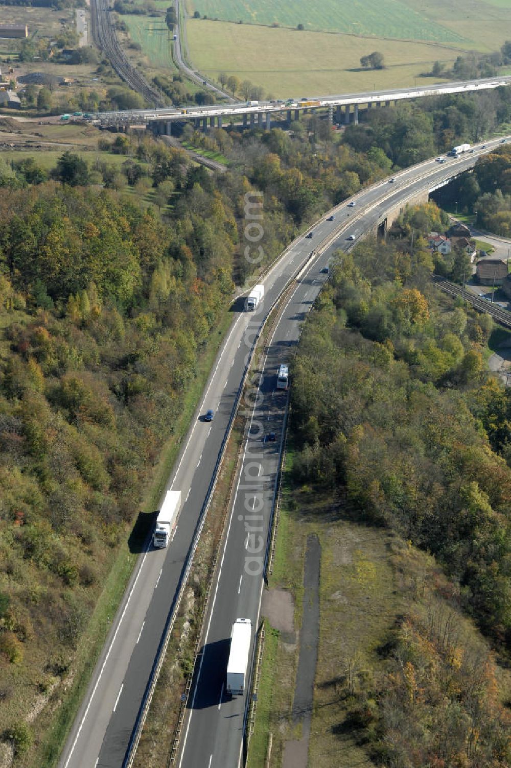 Eisenach from above - Blick auf den bisherigen Verlauf der Autobahn / A 4 bei Eisenach über die Hörselberge. Dieser Trassen-Abschnitt soll nach der Inbetriebnahme der neu gebauten A4-Umfahrung ab Januar nächsten Jahres zurück gebaut und teilweise renaturiert werden. Durchgeführt werden die im Zuge dieses Projektes notwendigen Arbeiten unter an derem von den Mitarbeitern der Niederlassung Weimar der EUROVIA Verkehrsbau Union sowie der Niederlassungen Abbruch und Erdbau, Betonstraßenbau, Ingenieurbau und TECO Schallschutz der EUROVIA Beton sowie der DEGES.