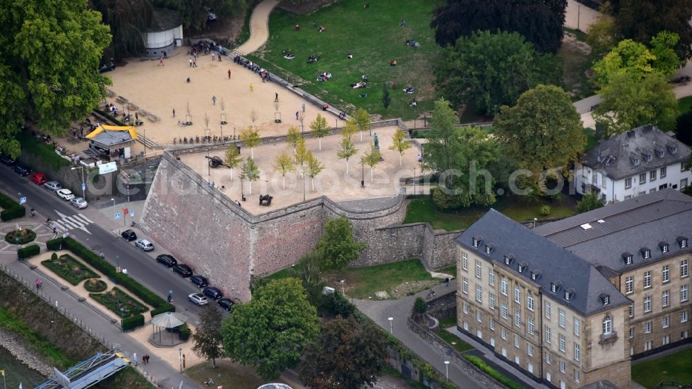 Bonn from the bird's eye view: Tourist attraction and sightseeing Alter Zoll on the Brassertufer in the district Zentrum in Bonn in the state North Rhine-Westphalia, Germany