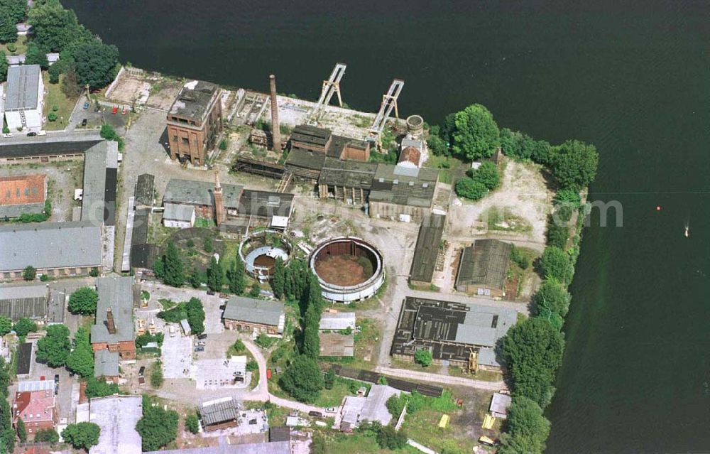 Aerial image Potsdam - Potsdam -altes Gaswerk an der Schiffbauergasse. Planungsgelände für den Neubau des Hans Otto Theaters.