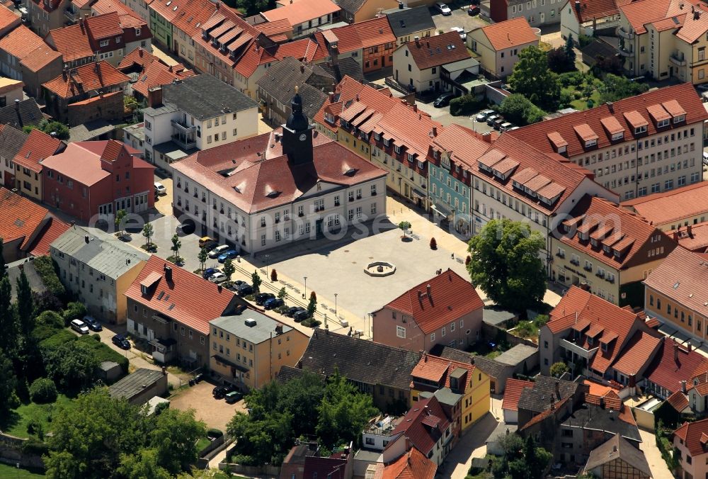 Aerial photograph Bad Frankenhausen/Kyffhäuser - The old town hall of Bad Frankenhausen in Thuringia is on the market of the city. The neoclassical building was built in the 19th century